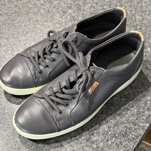 ECCO Men's Dark Gray Leather Soft 7 Sneakers size 11 - Picture 1 of 4